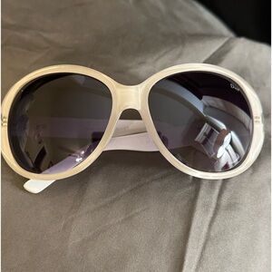 🎉🎈🛍️Vintage Christian Dior sunglasses color white